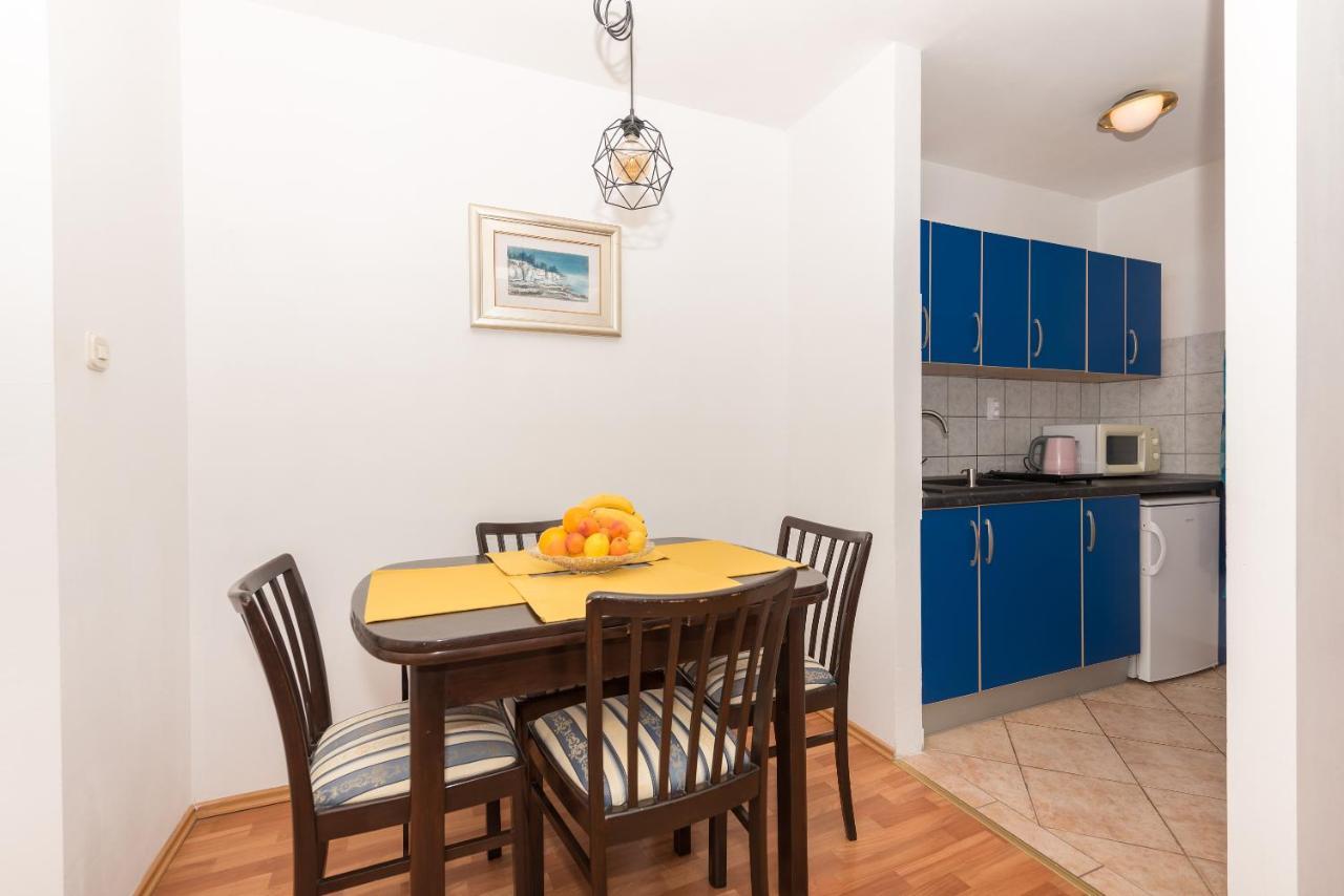 Apartments Zoka Makarska Exterior photo